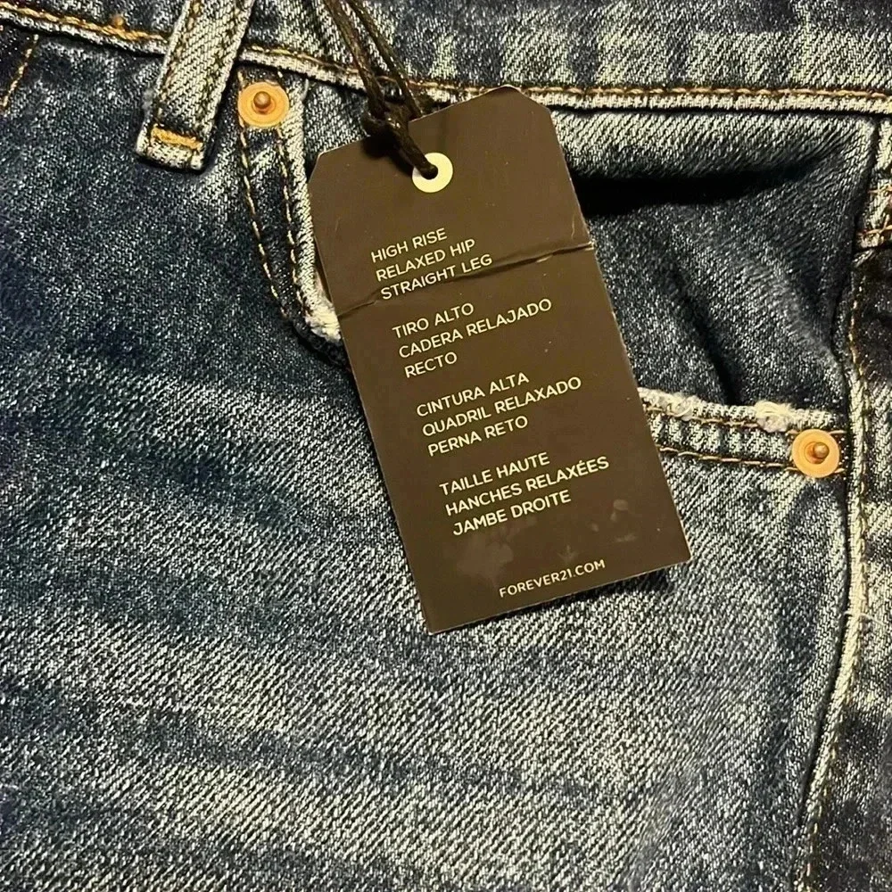 Brand New Men’s distressed Straight leg Forever 21 Jeans Size 31